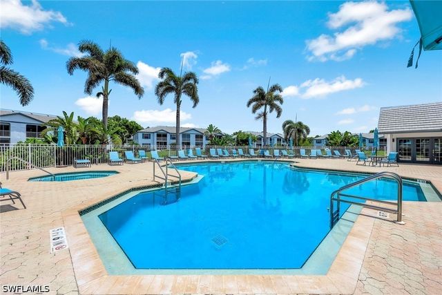 832 Tanbark DR 104, Naples, FL 34108