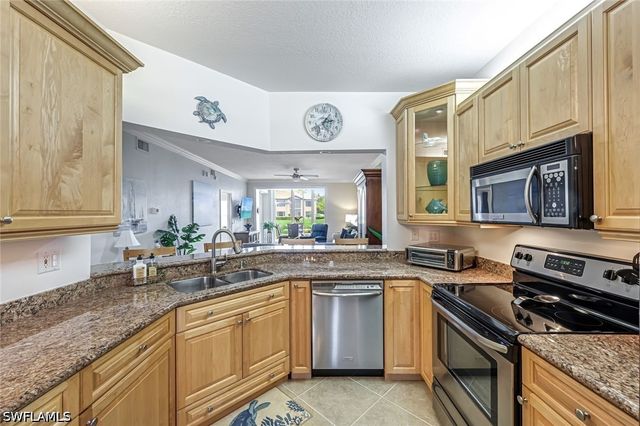 832 Tanbark DR 104, Naples, FL 34108