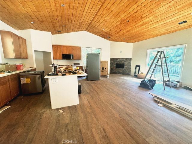 26241 Thunderbird, Lake Arrowhead, CA 92352