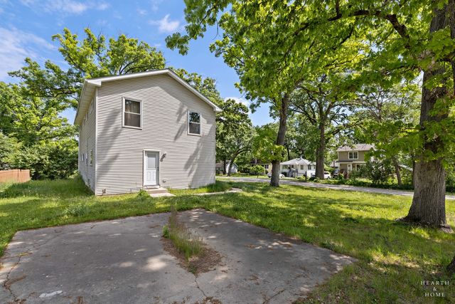 3109 Park Drive, Wonder Lake, IL 60097