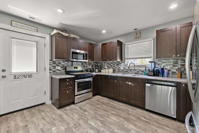 3109 Park Drive, Wonder Lake, IL 60097