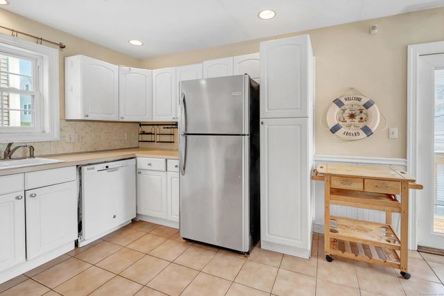 9 Cooper Avenue, Milford, CT 06460