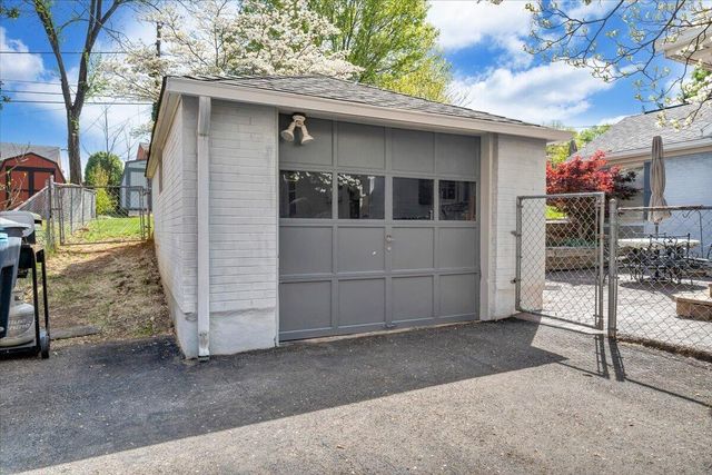 2630 Northview DR, Roanoke, VA 24015
