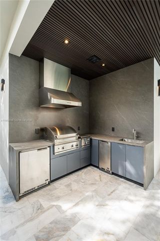 10540 NW 67th Terrace, Doral, FL 33178