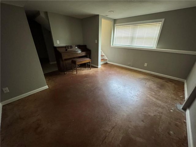 6206 E 140th Terrace, Grandview, MO 64030