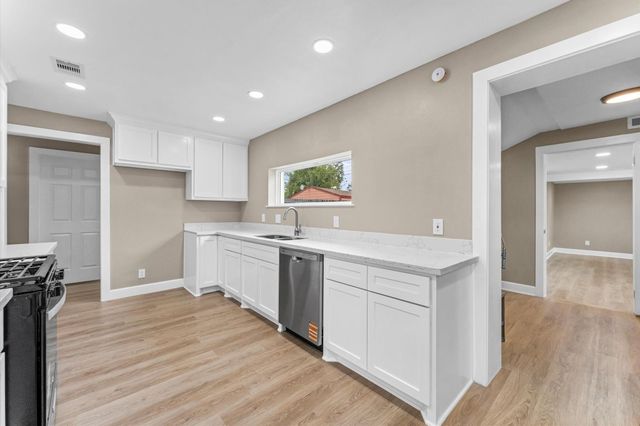 2202 Des Jardines Street, Houston, TX 77023