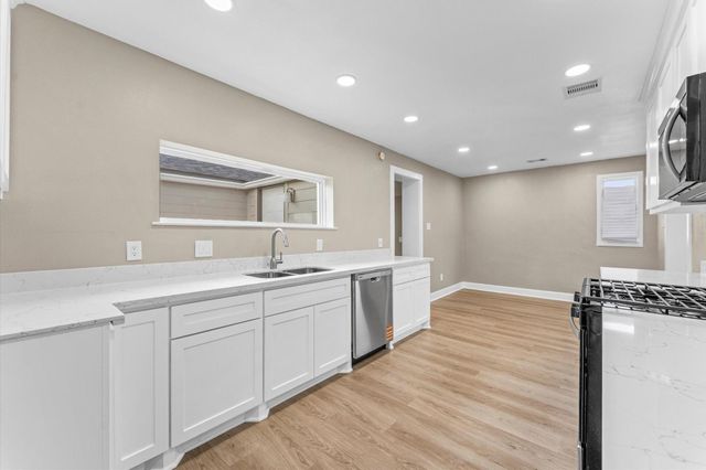 2202 Des Jardines Street, Houston, TX 77023