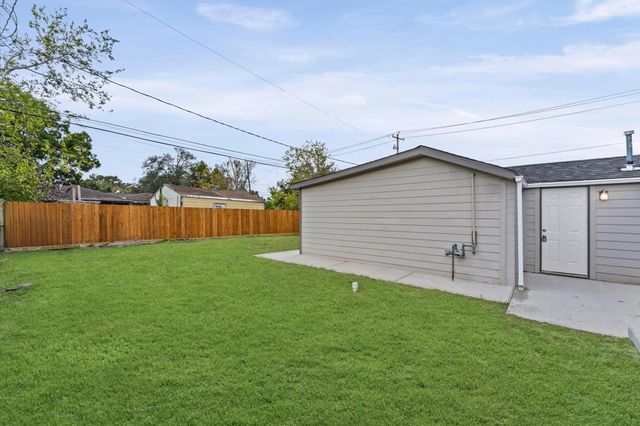 2202 Des Jardines Street, Houston, TX 77023