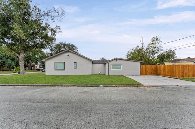 2202 Des Jardines Street, Houston, TX 77023