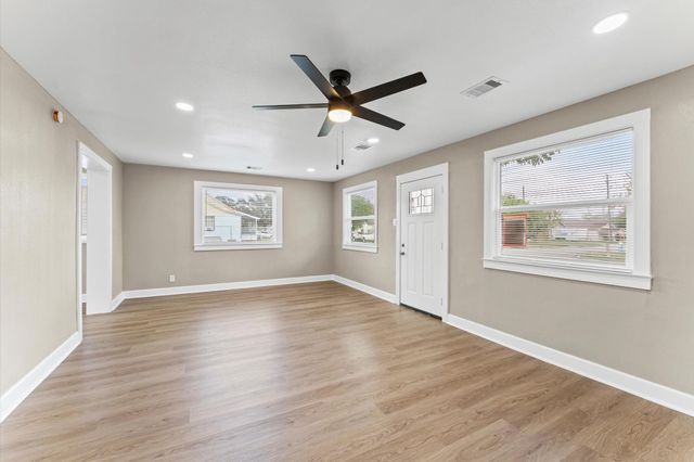 2202 Des Jardines Street, Houston, TX 77023