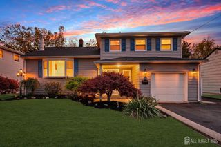 17 Hollywood Drive, Woodbridge Proper, NJ 07095