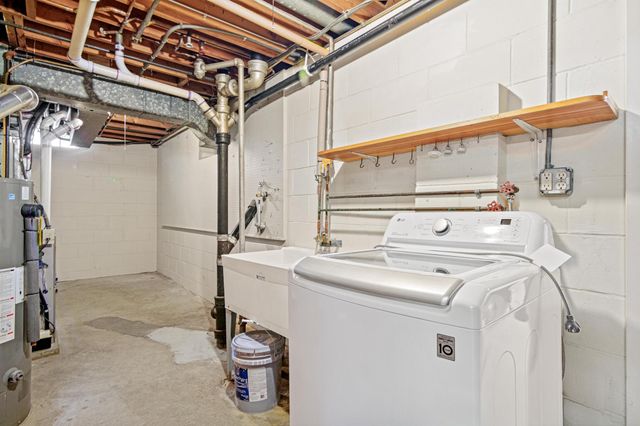 258 Dawn Avenue, Shoreview, MN 55126