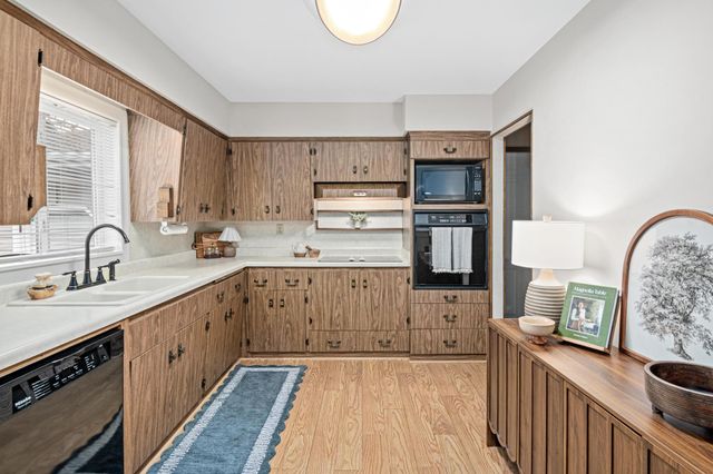 258 Dawn Avenue, Shoreview, MN 55126