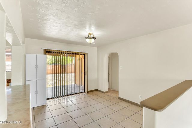 3027 W LUKE Avenue, Phoenix, AZ 85017