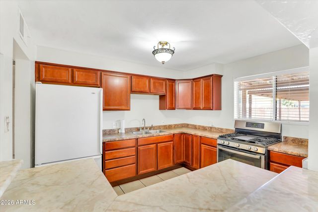 3027 W LUKE Avenue, Phoenix, AZ 85017
