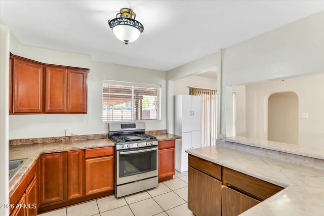 3027 W LUKE Avenue, Phoenix, AZ 85017
