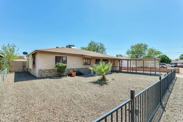 3027 W LUKE Avenue, Phoenix, AZ 85017