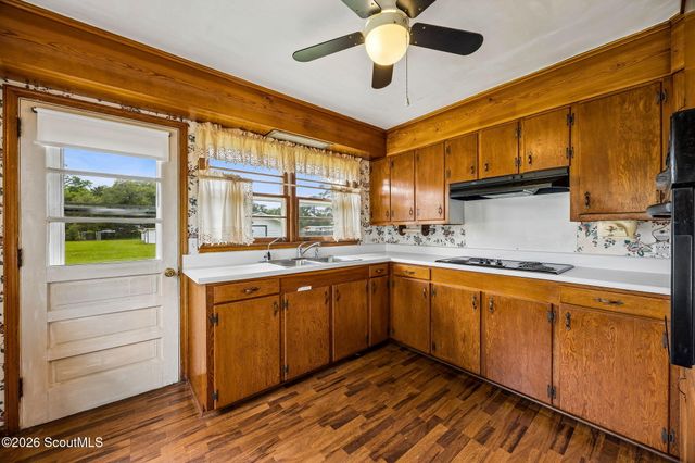 879 Charlie Smith Sr Highway, St. Marys, GA 31558