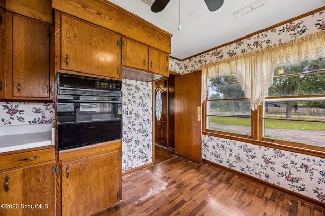879 Charlie Smith Sr Highway, St. Marys, GA 31558