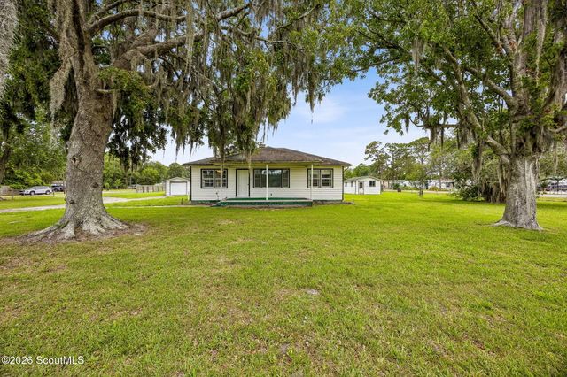 879 Charlie Smith Sr Highway, St. Marys, GA 31558