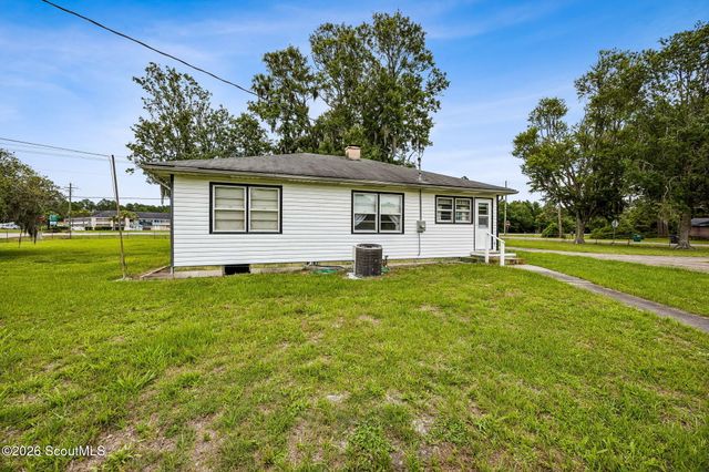 879 Charlie Smith Sr Highway, St. Marys, GA 31558