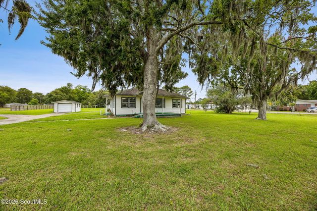 879 Charlie Smith Sr Highway, St. Marys, GA 31558