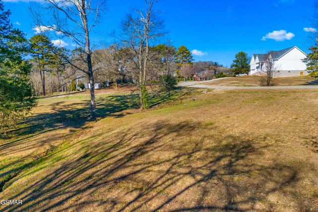 1877&1883 Lakebrook Circle, Dandridge, TN 37725