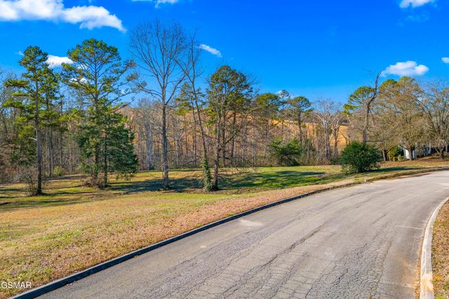 1877&1883 Lakebrook Circle, Dandridge, TN 37725