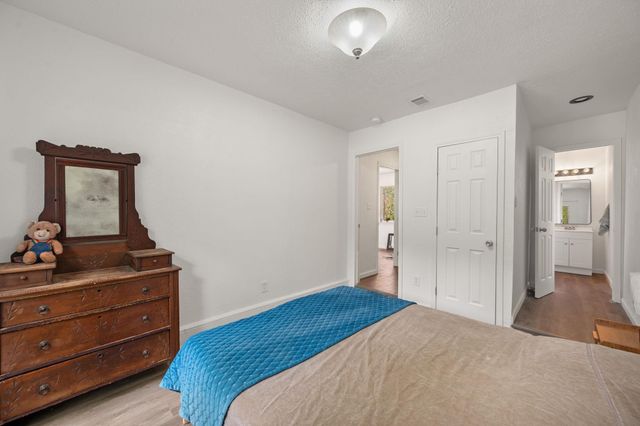 5800 Breezewood DR, Austin, TX 78745