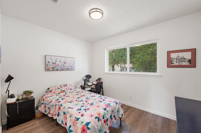 5800 Breezewood DR, Austin, TX 78745