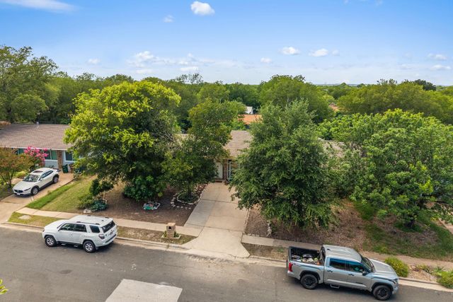 5800 Breezewood DR, Austin, TX 78745
