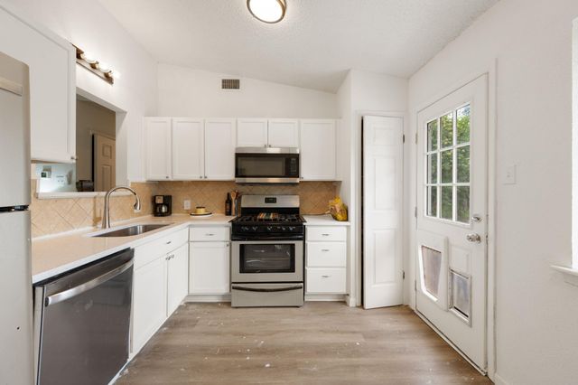 5800 Breezewood DR, Austin, TX 78745