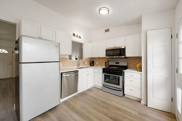 5800 Breezewood DR, Austin, TX 78745