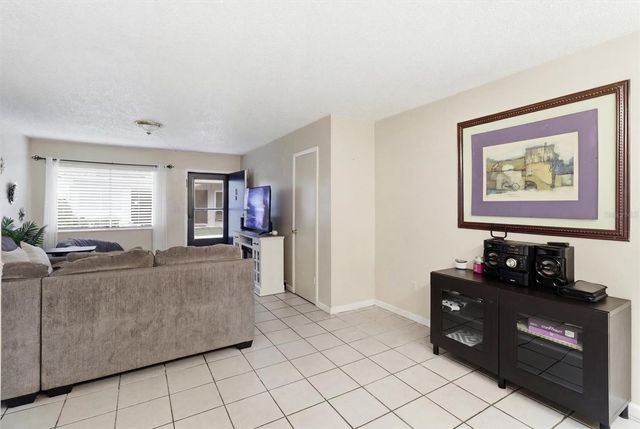 931 W OAK RIDGE ROAD B, Orlando, FL 32809