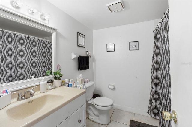 931 W OAK RIDGE ROAD B, Orlando, FL 32809