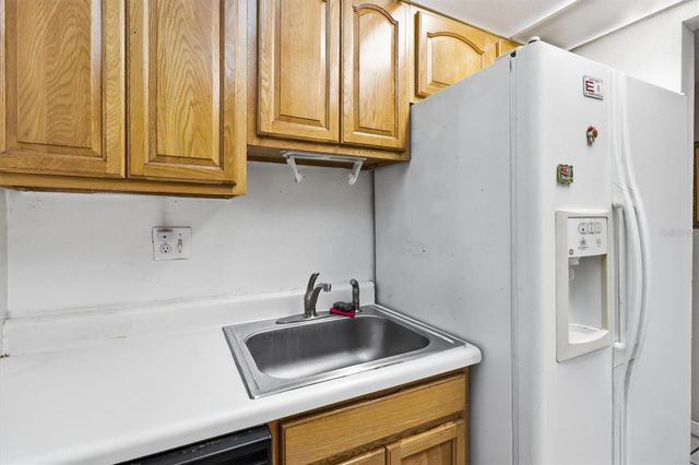 931 W OAK RIDGE ROAD B, Orlando, FL 32809