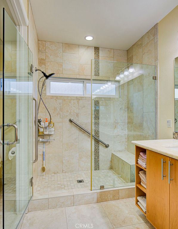 Image 22 of property listing at 5544 Rayo Del Sol B, Laguna Woods, CA 92637