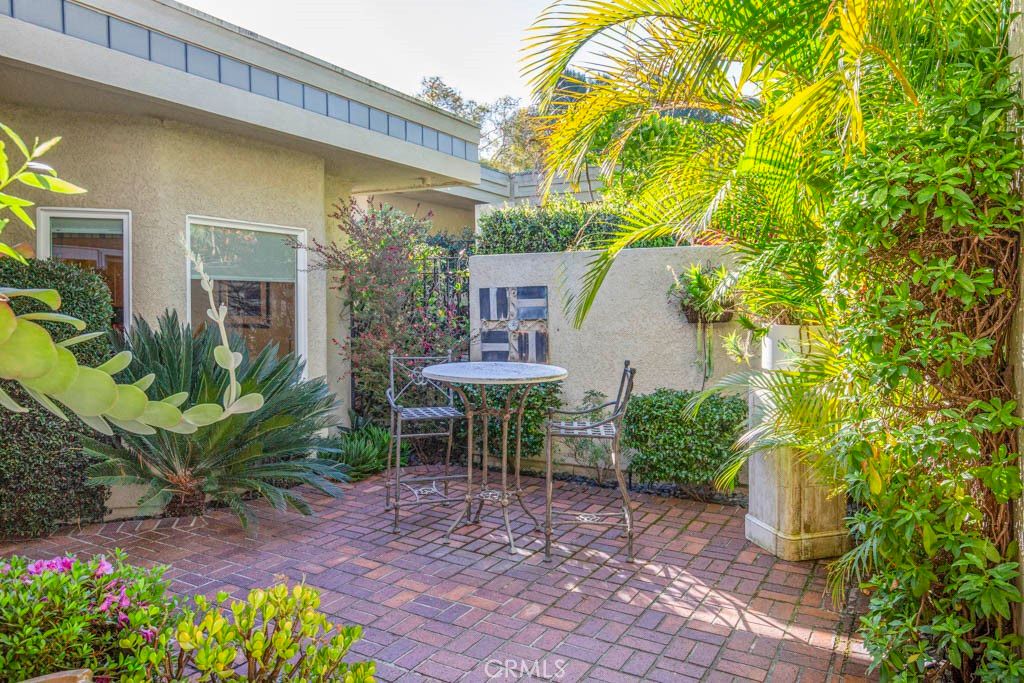 Image 4 of property listing at 5544 Rayo Del Sol B, Laguna Woods, CA 92637