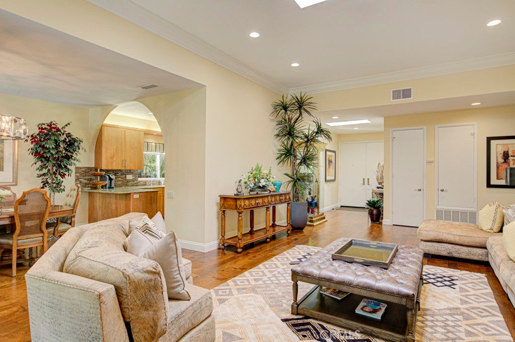 Image 9 of property listing at 5544 Rayo Del Sol B, Laguna Woods, CA 92637