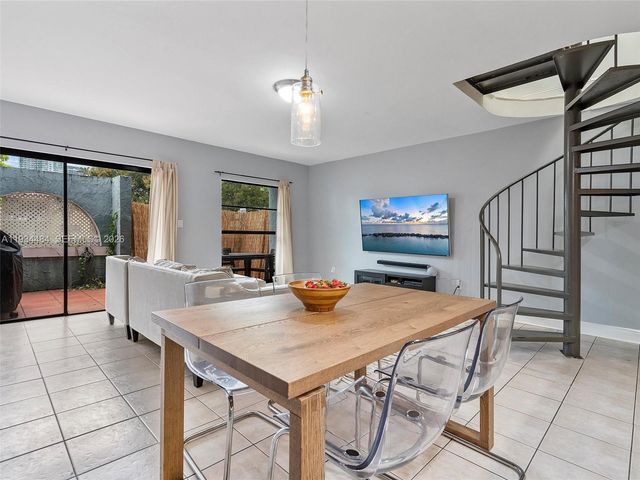 515 NE 38th St 10, Miami, FL 33137