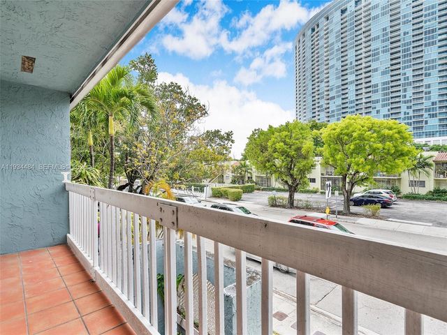 515 NE 38th St 10, Miami, FL 33137