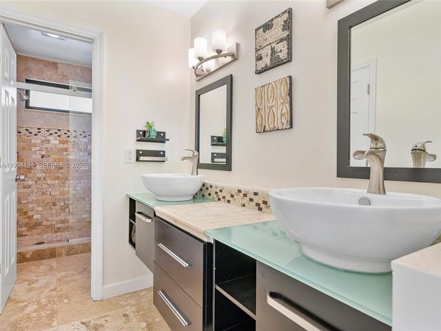 515 NE 38th St 10, Miami, FL 33137