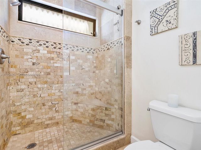 515 NE 38th St 10, Miami, FL 33137