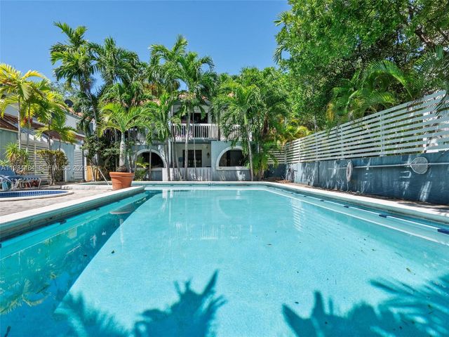 515 NE 38th St 10, Miami, FL 33137