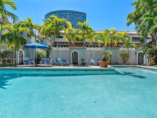 515 NE 38th St 10, Miami, FL 33137