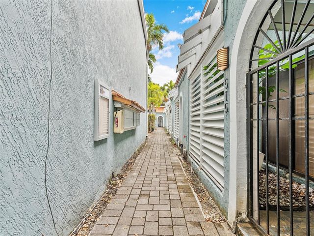 515 NE 38th St 10, Miami, FL 33137