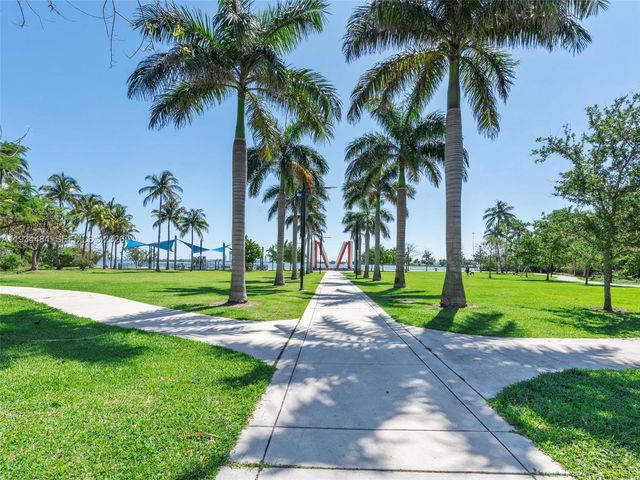 515 NE 38th St 10, Miami, FL 33137