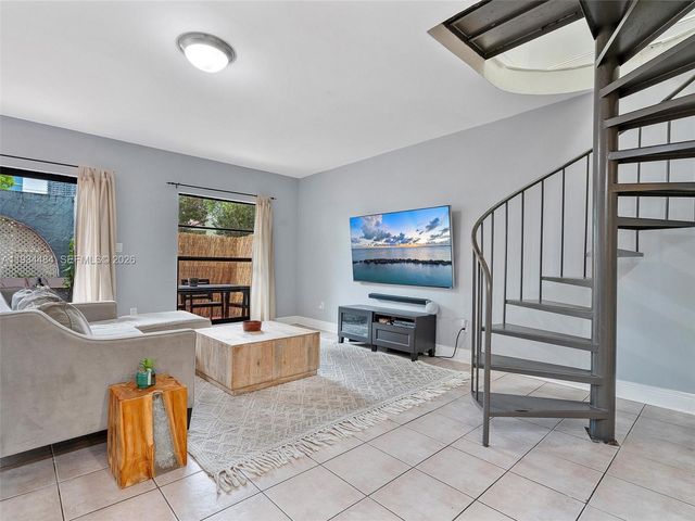 515 NE 38th St 10, Miami, FL 33137