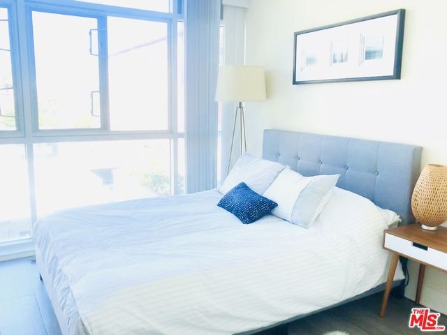 1241 5TH Street 604, Santa Monica, CA 90401