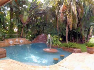 7264 NW 19th Ct, Pembroke Pines, FL 33024
